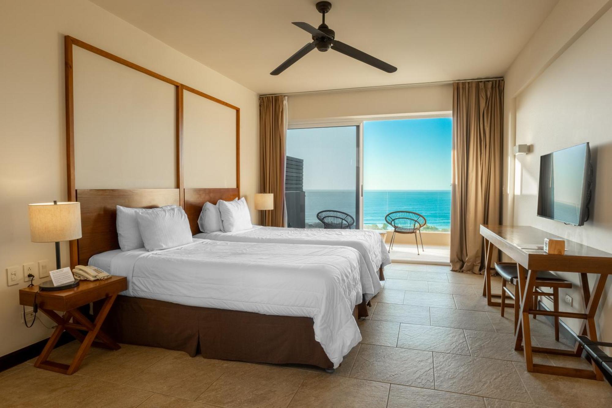 Wyndham Hotel 4*