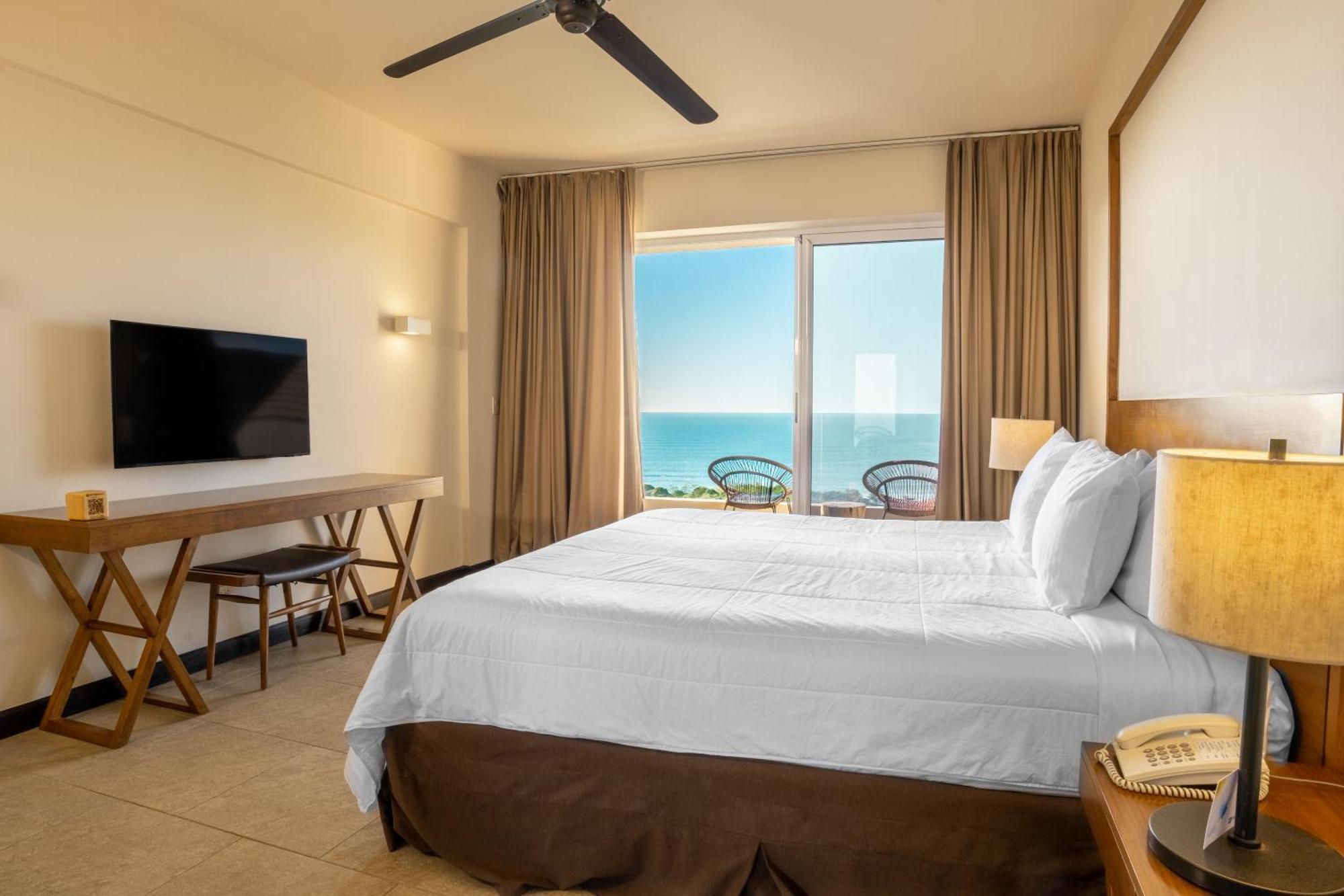 Wyndham Hotel 4*